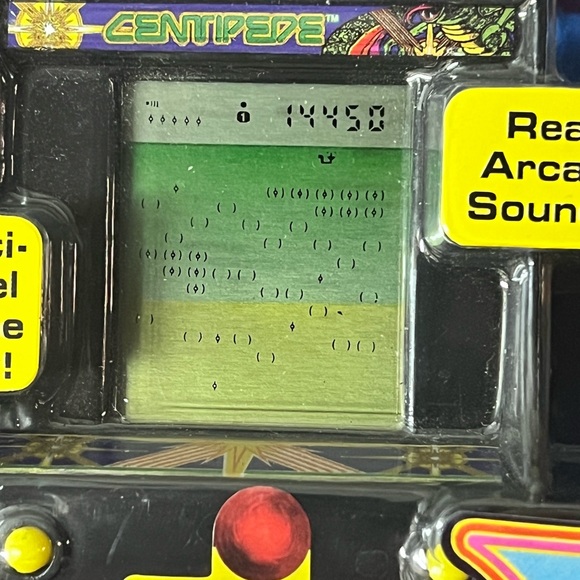 CENTIPEDE ATARI MGA HANDHELD LCD MINI CABINET GAME 2005 NEW RARE SEALED ORIGINAL - Picture 2 of 4